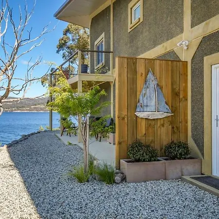 On The Huon River Lymington Exterior photo