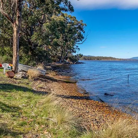 On The Huon River Lymington Exterior photo